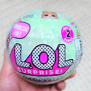 全米No.1おもちゃ「L.O.L サプライズ」がアツい！ 開けるたびワクワク感が止まらない♡