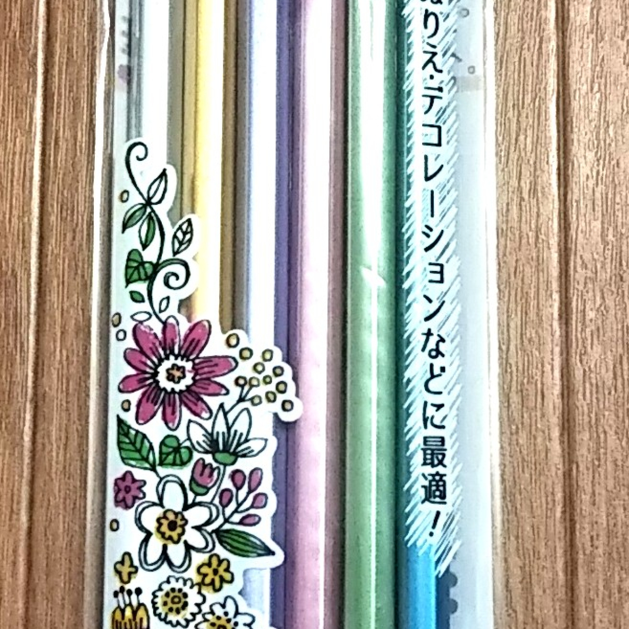  【セリア】キラキラ光る「メタリック色鉛筆」は大人でも欲しくなる♡ 