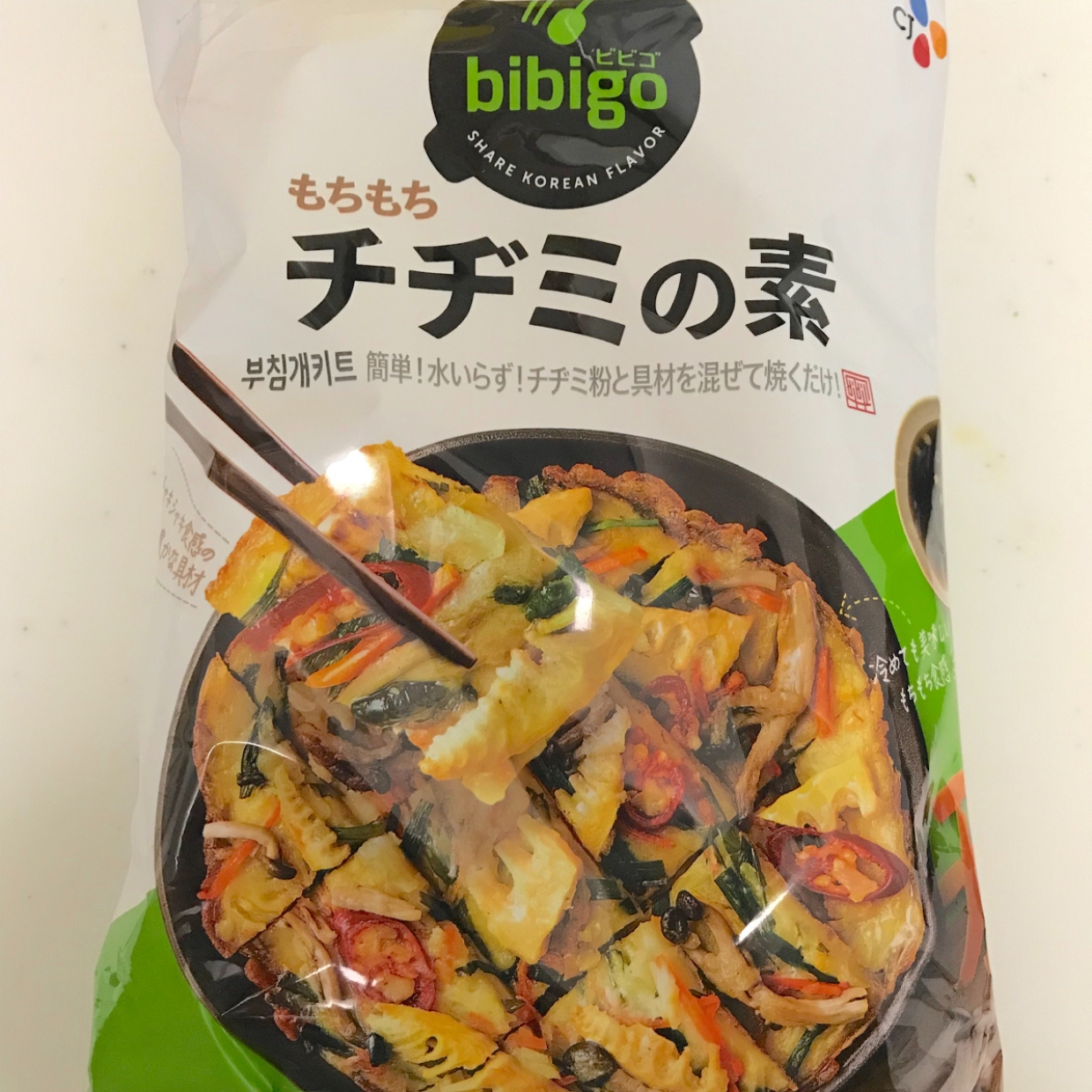  【コストコ】「bibigo チヂミの素」が便利すぎ！ニラを入れて焼くだけで本格チヂミが完成♪ 