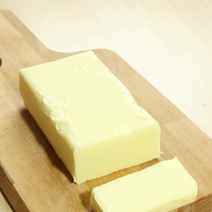 【料理の裏ワザ】切りにくいバターをスパッと切る方法【動画付き】