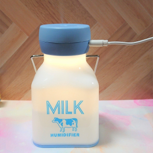 【ダイソー】かわいいミルク瓶型のミニ加湿器を発見！なんとライトとしても使える♪