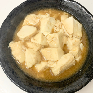 【料理上手の裏側】寒い日に最高！「あられ豆腐」はフライパンひとつ、5分で完成
