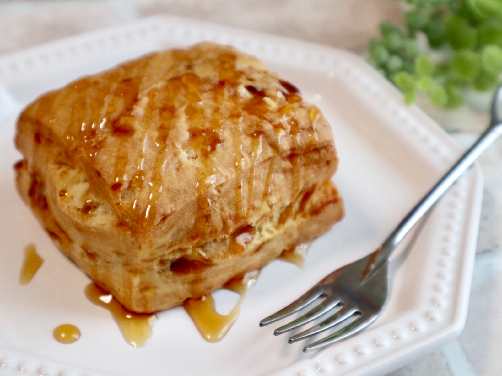 ローソン 朝食やおやつにピッタリのホットビスケット 冷凍庫に常備したいおいしさ