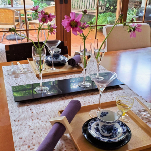 地味な食卓が垢抜ける！テーブルが一気に華やぐお花の使い方#フードコーディネーター進藤由美子のワンポイント