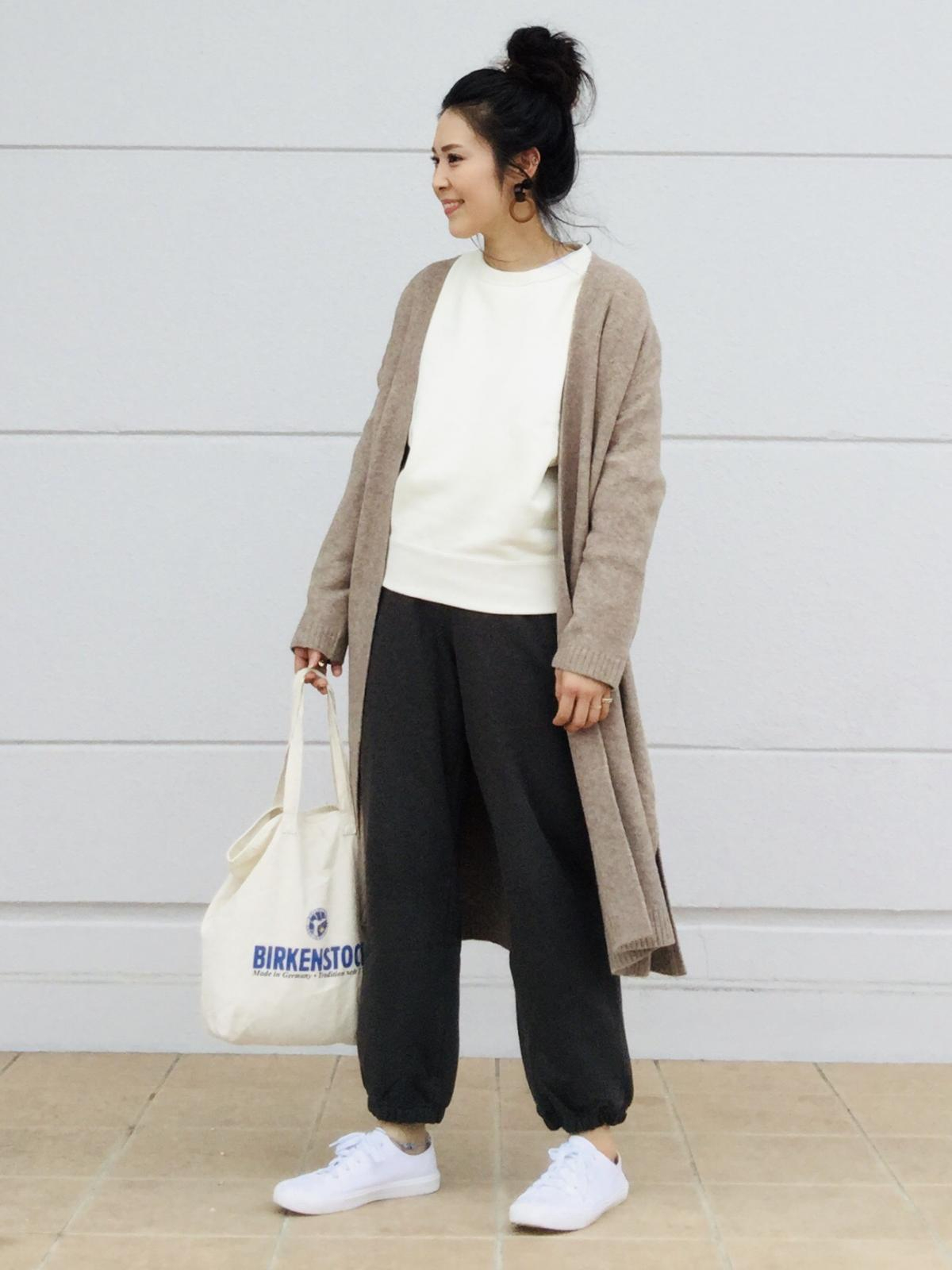 40代の秋アウターはユニクロの ニットコート にキマり 体型カバーとおしゃれを両立できます