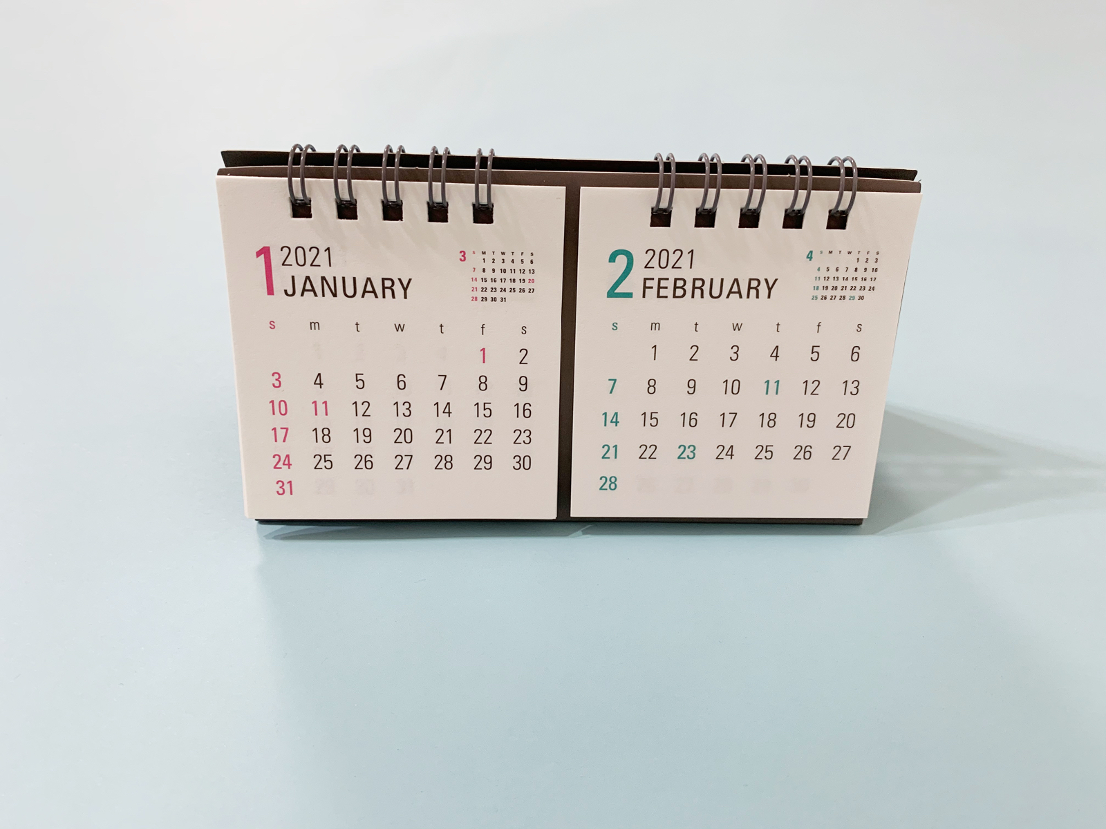 ダイソー「卓上カレンダー（2か月、Wリング）」