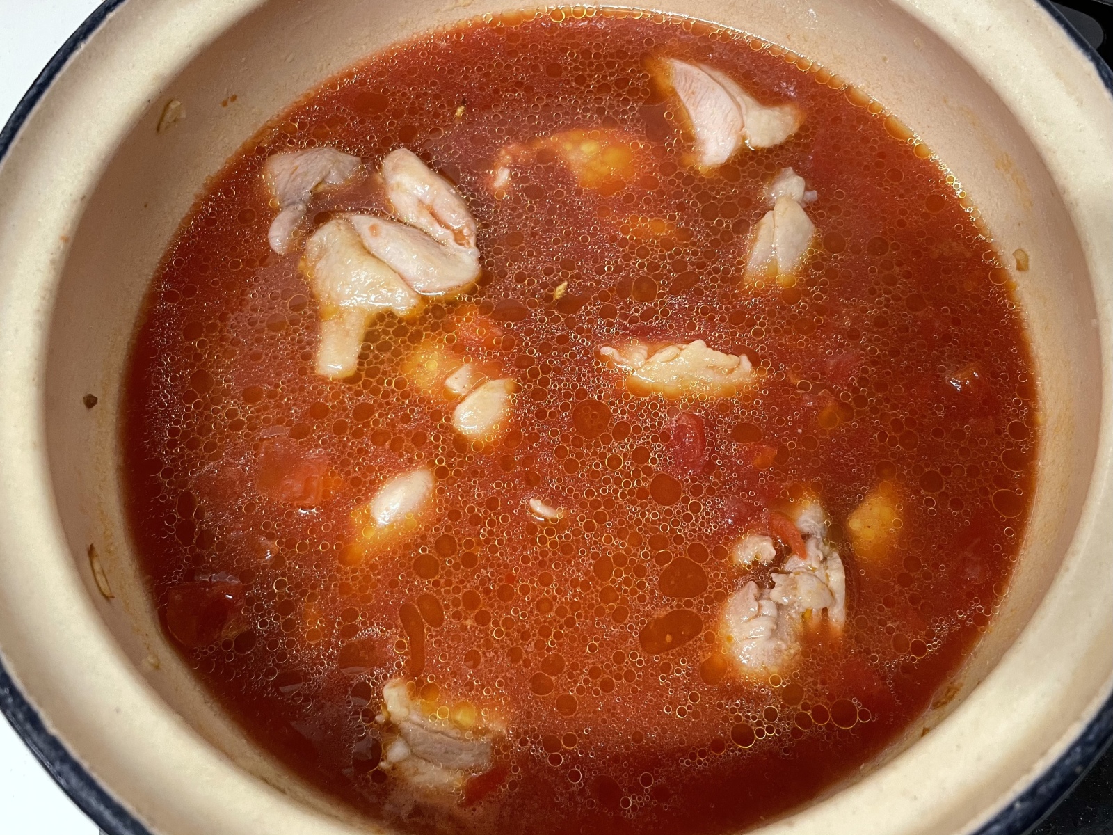トマト缶で変わり種鍋 スープの材料は2つだけ 簡単イタリアントマト鍋 は〆までおいしい