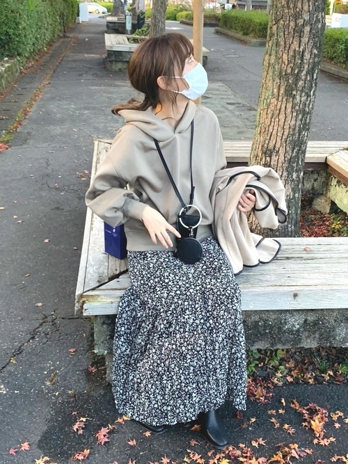 40代 大人のパーカーコーデ ダサ見えしたくない ならおさえておくべき３つのポイント