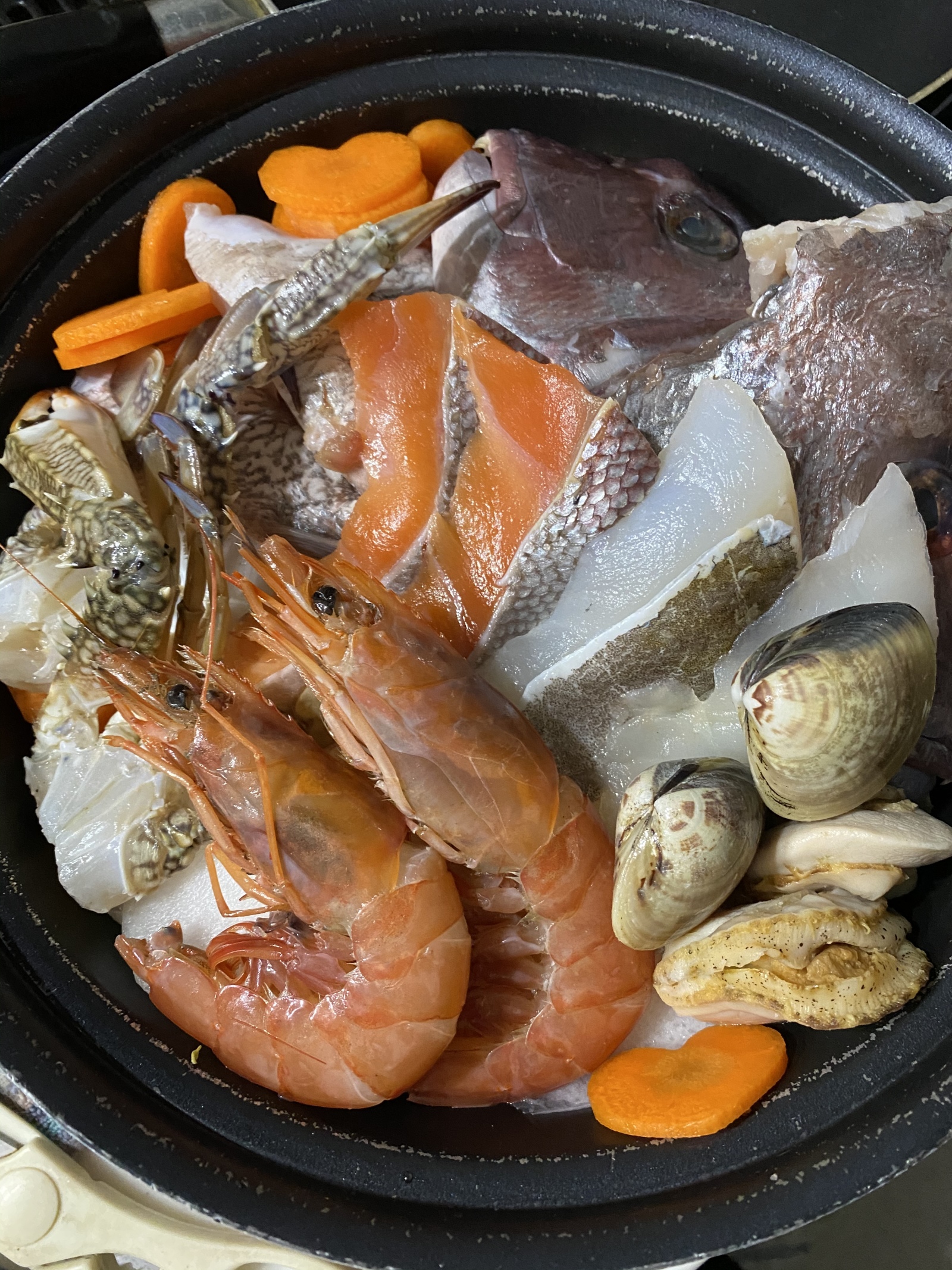 魚介たっぷり海鮮鍋
