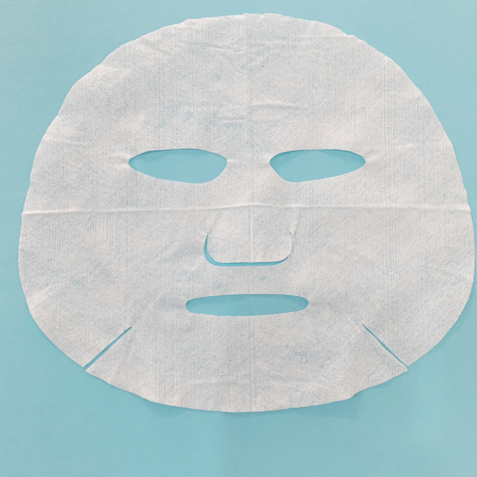 ダイソー「フェイス　桃セラミド配合マスク」マスクの形状