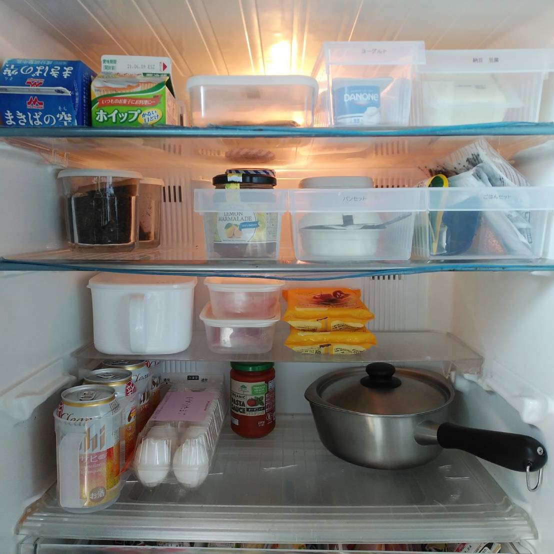  冷蔵庫のスッキリ収納のコツ！見渡しやすい冷蔵庫で食材管理に困らない！ 