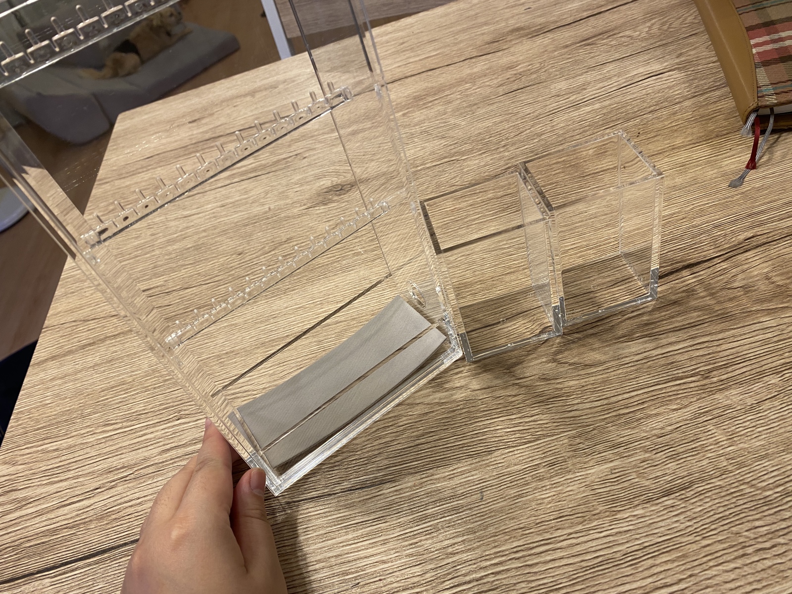 洗面台の鏡裏収納がドレッサーに大変身！使いにくい収納場所も無印良品