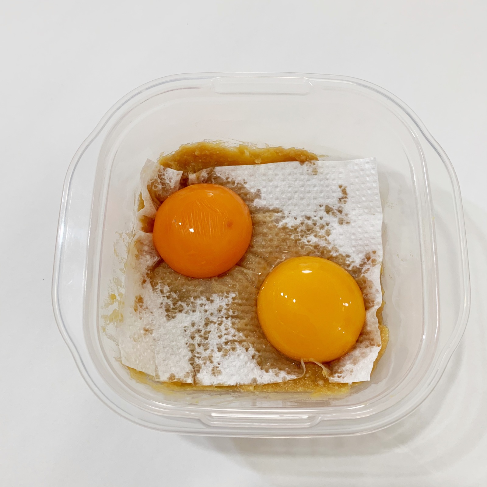 『和食つまみ』卵黄のみそ漬け　作り方2