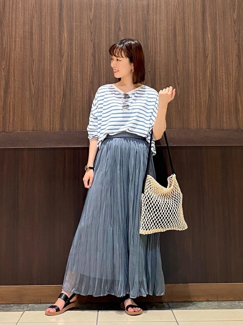 少し長めのトップス Inする しない 意外と悩むこの問題をスパッと解決