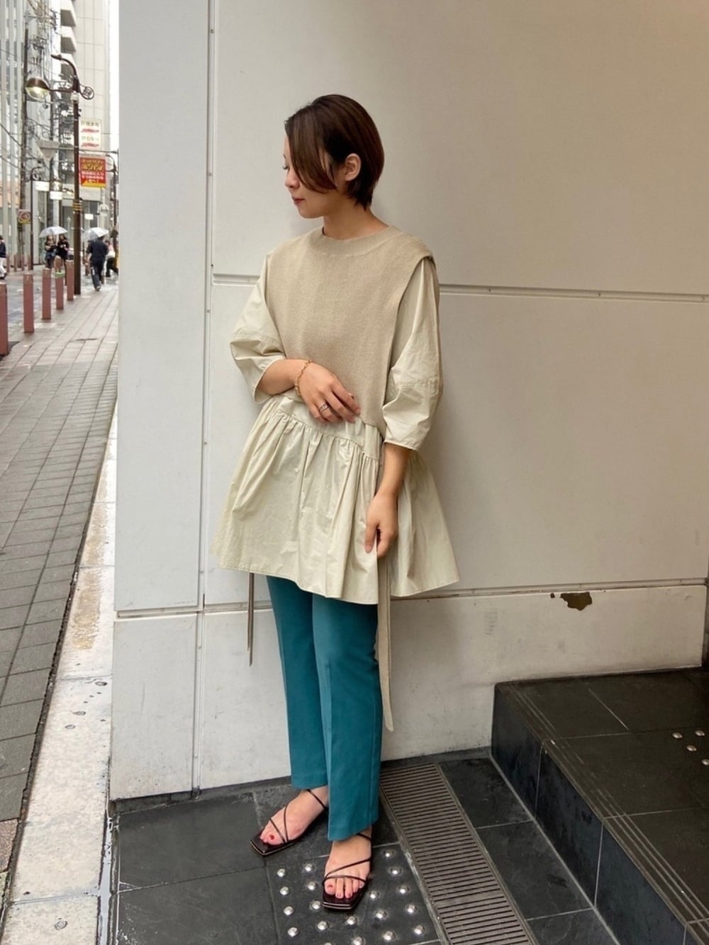 少し長めのトップス Inする しない 意外と悩むこの問題をスパッと解決