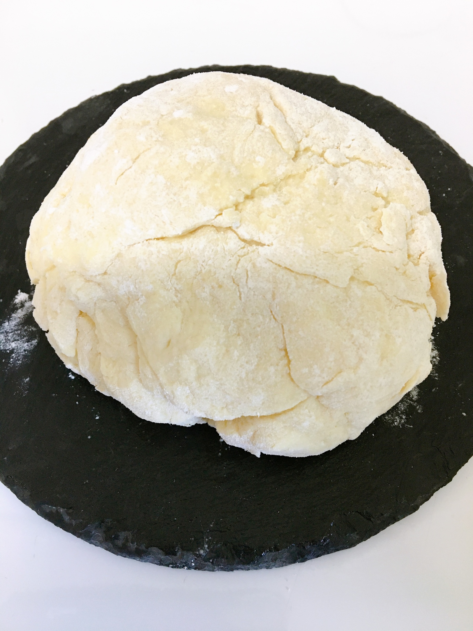 はじめてでも失敗知らず 発酵なし 時短 簡単 フライパンで作る手作りパン