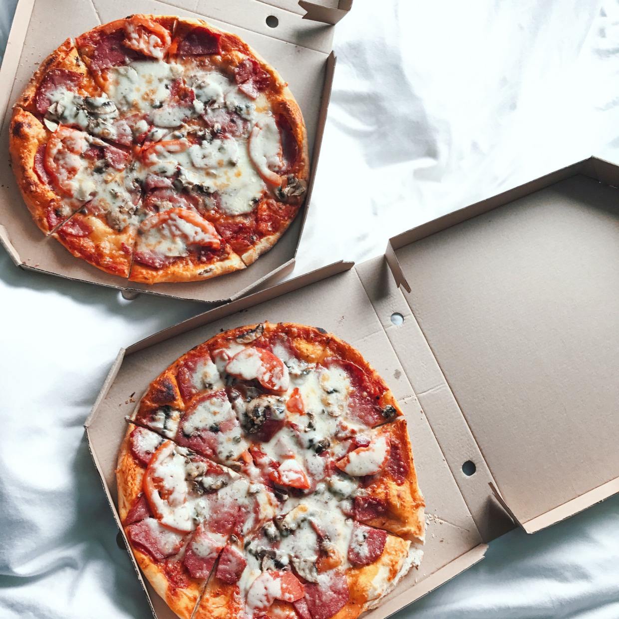  食べ終わった「ピザの箱」小さくする方法 