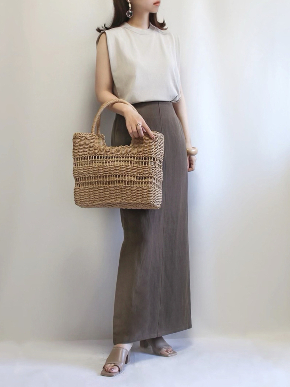 着るだけで おしゃれ上級者 に変わる 40代におすすめ アースカラー着こなし術5選