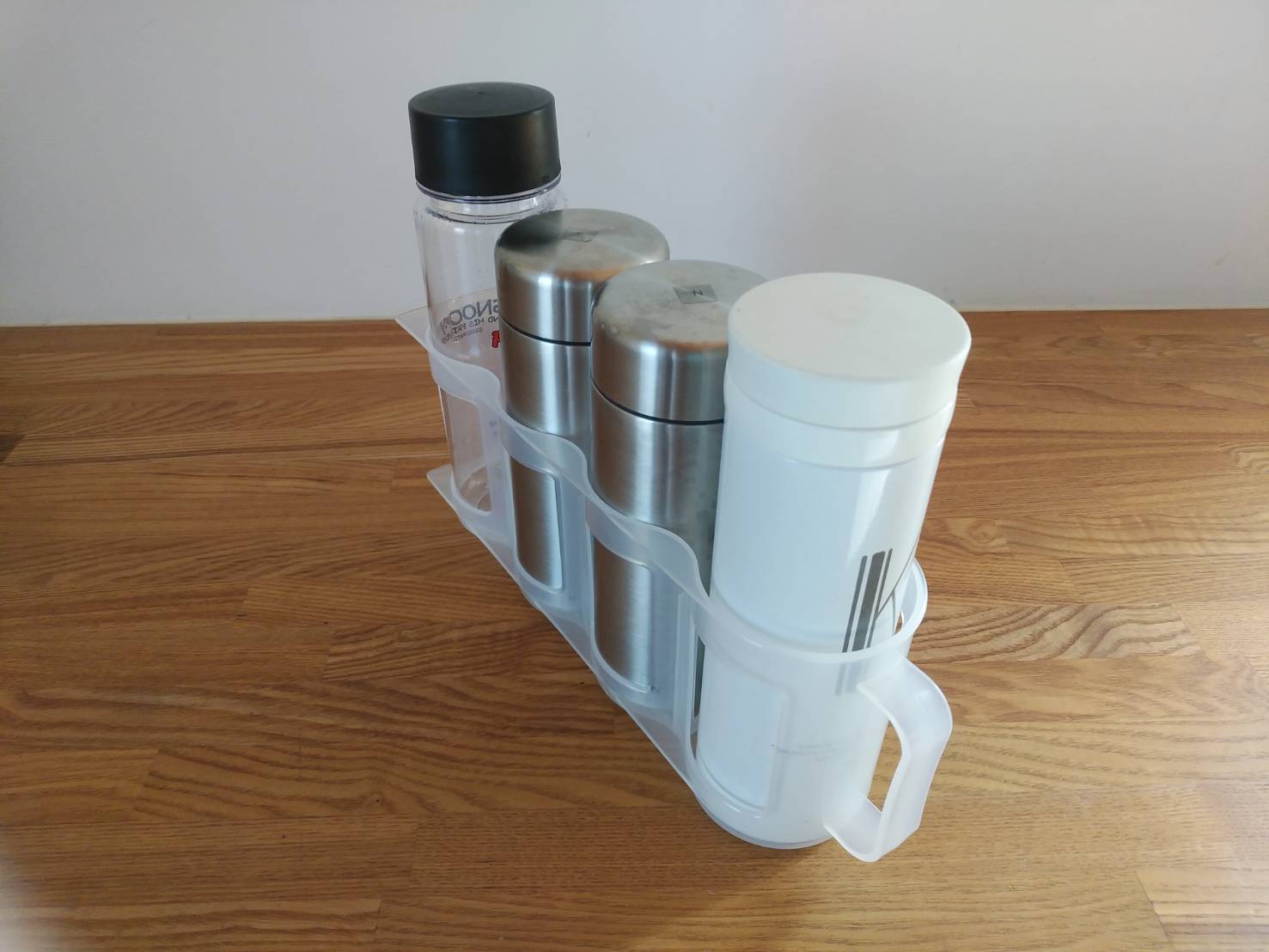 水筒収納どうしてる 無印 3coins 100均など取り出しやすい水筒収納アイデア 整理収納アドバイザー直伝