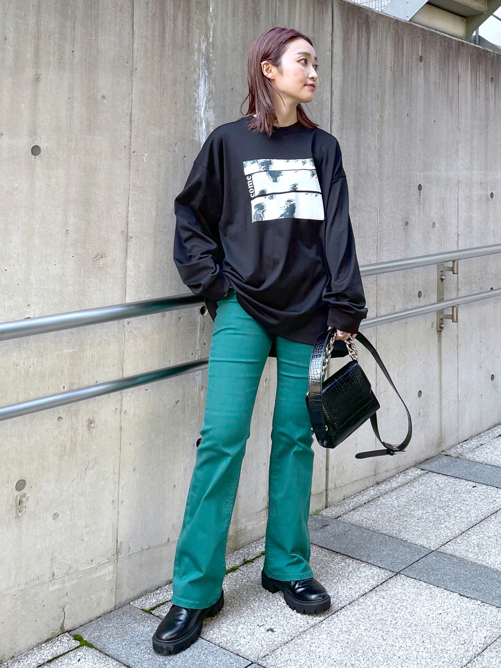 野暮ったく見えてしまいがちな ロンt をおしゃれに着こなすコツとは