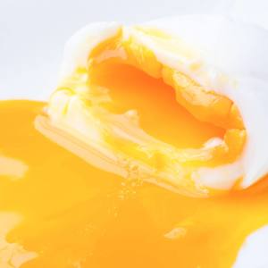 朝「たまご」を冷凍するだけ！とろ〜りとした黄身がたまらない簡単「巾着たまご」レシピ