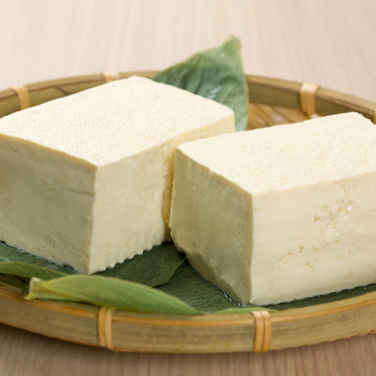  「豆腐の水切り」は”容器に入れたまま”が正解！簡単に手間なくできる水切りの仕方 