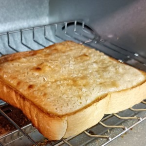 食パンでかんたんに作れる「メロンパン風トースト」レシピ