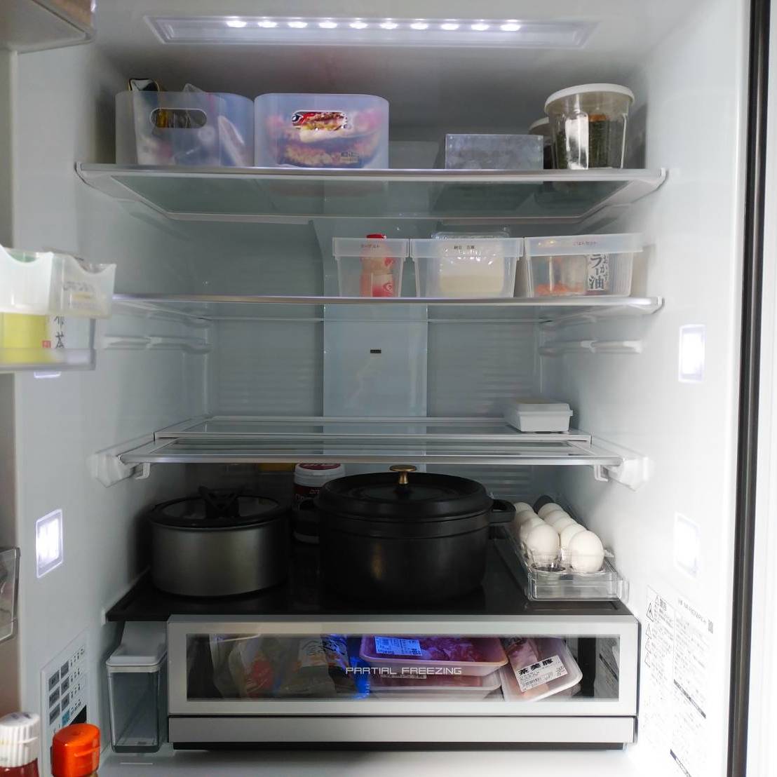  誰でもすぐマネできる100均アイテムを使った“冷蔵庫収納術” 