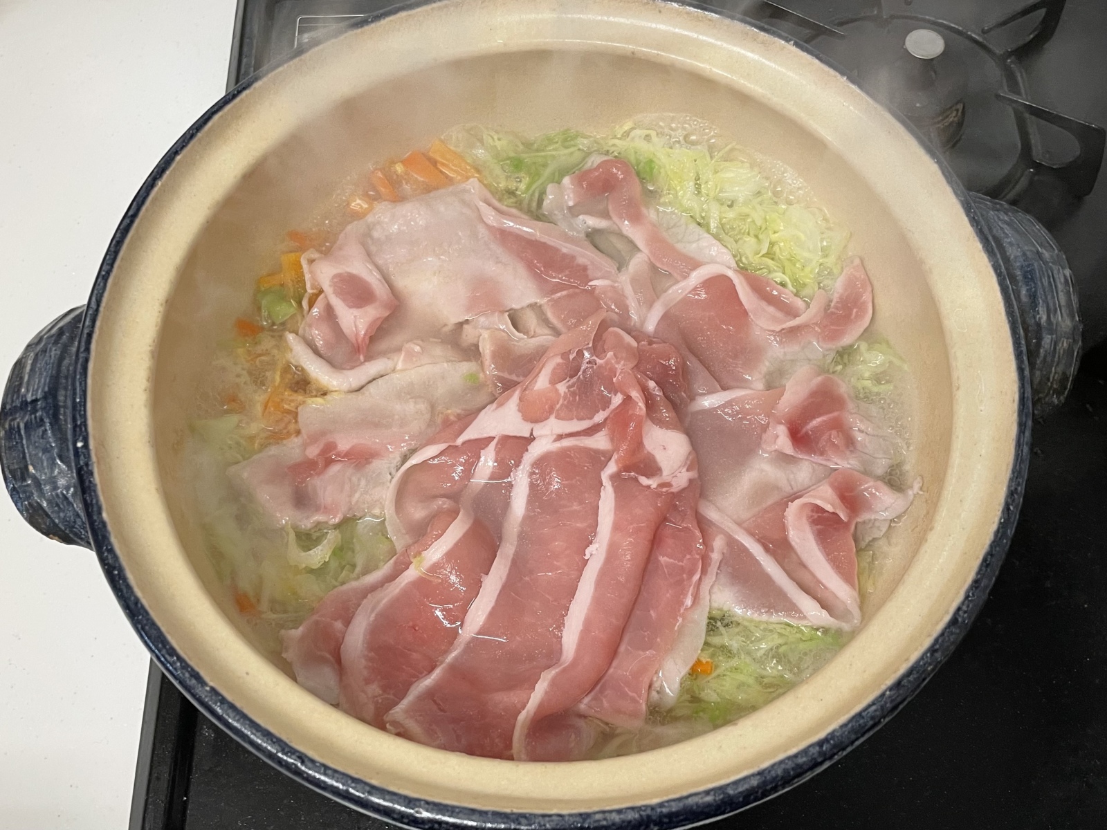 “千切りキャベツ鍋”レシピ