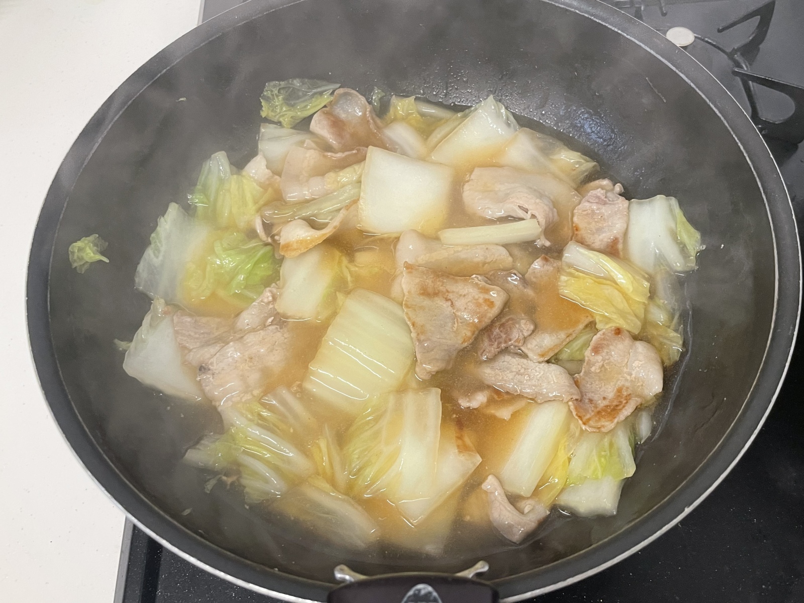 「白菜」でつくる“豚肉と白菜のうま煮丼”