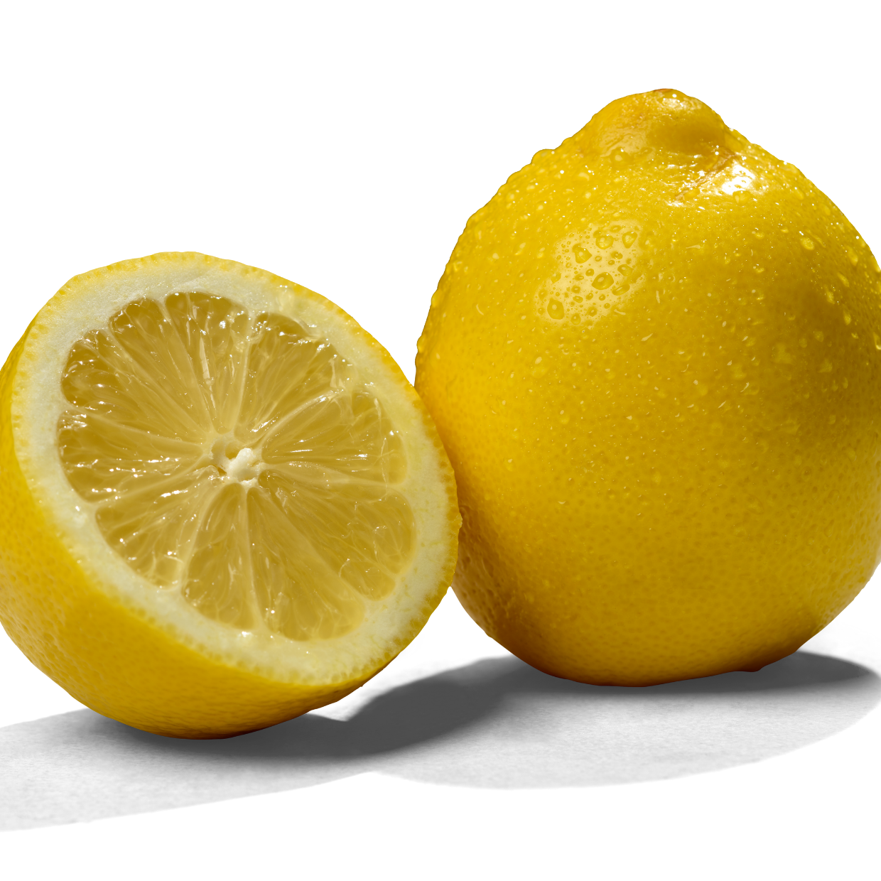  レモンを「くし切り」にするのはNG！果汁が今よりたくさん絞れる”レモンの切り方” 