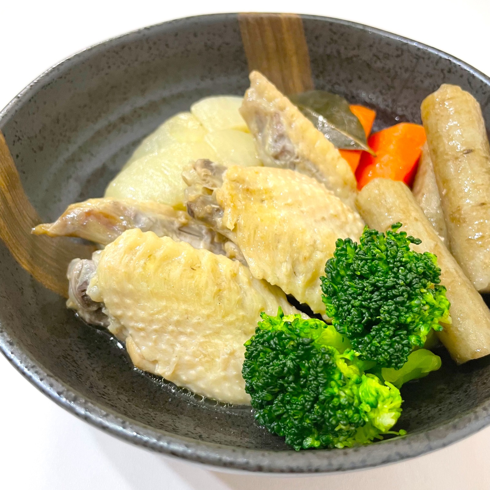 タマノイ酢公式レシピ「穀物酢と手羽先の根菜ポトフ」