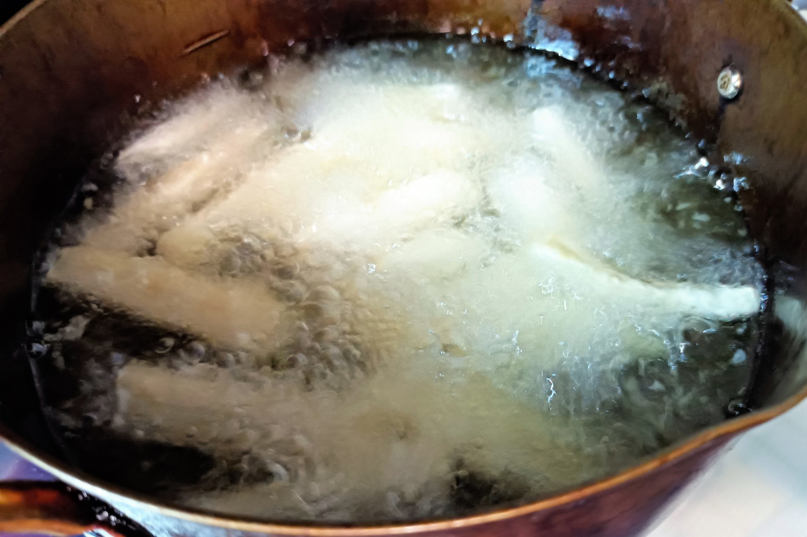 「大根」を調味料に漬けて小麦まぶして揚げるだけ。カリカリ「大根フライ」レシピ