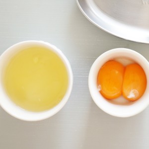 キッチンツールを使えばカンタン！卵の黄身と白身を失敗なく分ける方法
