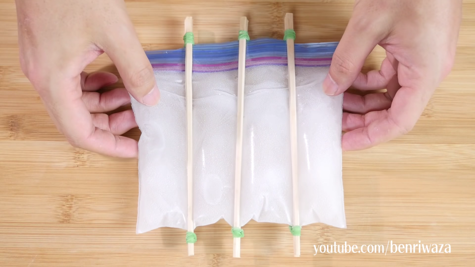 水筒にピッタリ 製氷皿を使わず 細長い棒状の氷 を作る方法