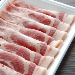 お肉の常温解凍はNG！1時間後から「菌」が発生。食中毒にならないために知っておくべき“お肉の管理法”