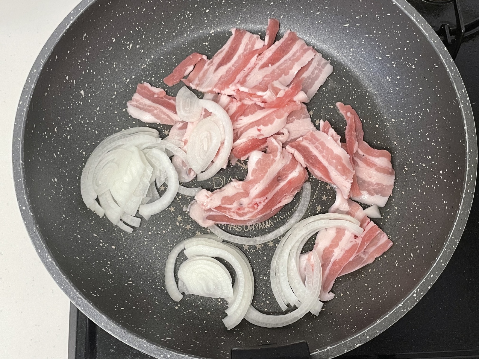 豚バラと玉ねぎのカレー生姜焼き