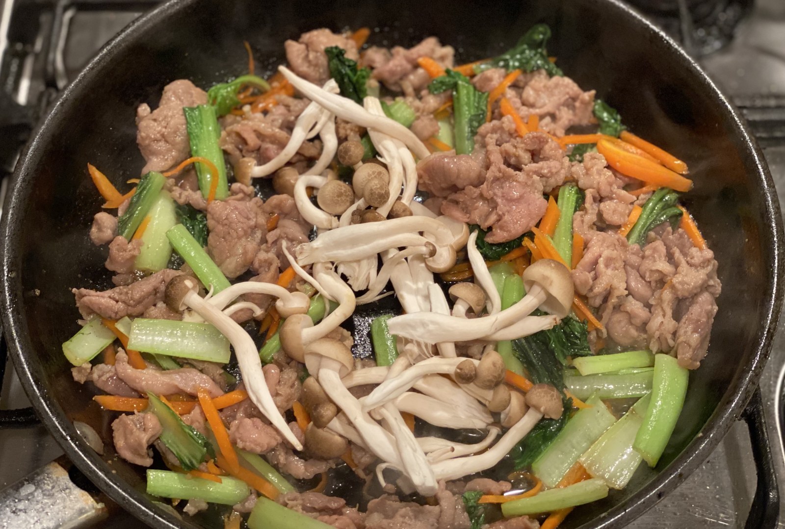 「豚コマ肉」に調味料を漬けるだけ。夕食時に野菜と炒めるだけの“プルコギ風”レシピ