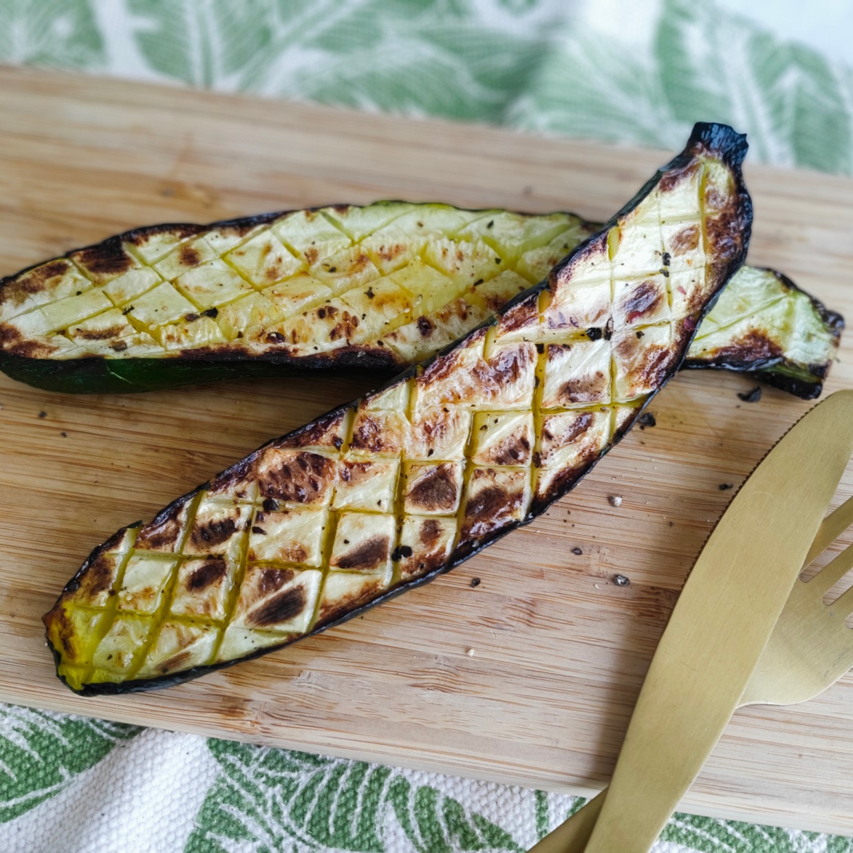 ズッキーニ がもっとおいしくなる とろっとろになるズッキーニの 切り方と焼き方