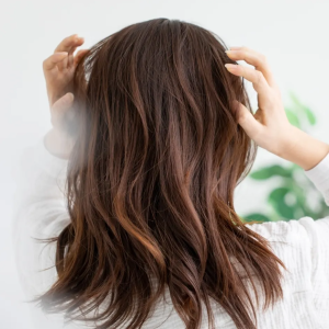 40歳からの髪のお悩み「白髪・うねり・ぱさつき」対策におすすめのアイテムをご紹介！