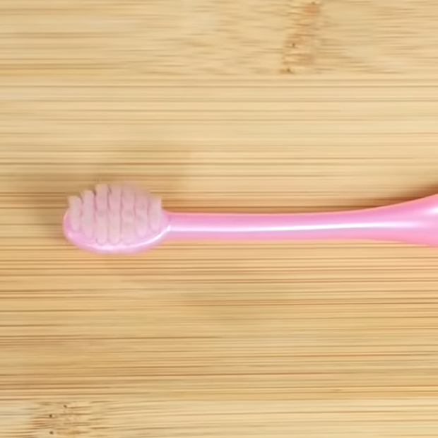 使用済み「歯ブラシ」そのまま掃除に使うのはNG。“もっと使いやすくする”ひと手間とは 