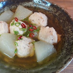 「冬瓜」がトロットロで心も体も温まる。“冬瓜と鶏団子のスープ”レシピ