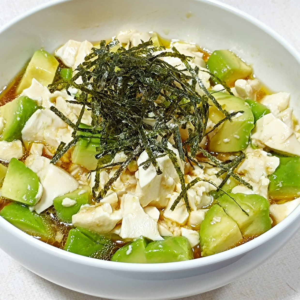  「アボカド」を使って夕食にもう一品！豆腐と調味料で混ぜるだけの簡単レシピ 