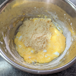 材料はたった4つ。卵・牛乳・片栗粉・砂糖だけで「たまごボーロ」をつくる方法