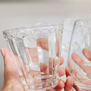 洗剤で落ちない「グラスのくもり」が取れて輝きあふれる透明なグラスに変わる！“グラスつけ置き洗浄術”