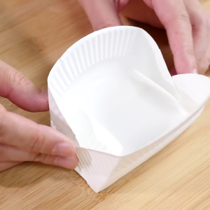 余った「紙皿」でオシャレな箱を作る方法。プレゼントをかわいくラッピングできる！