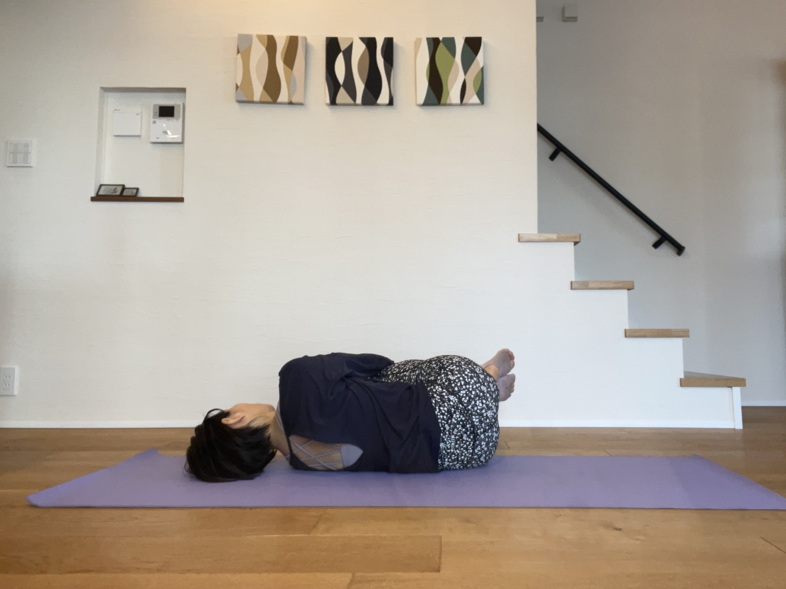 「股関節」をやわらかくするとメリットがいっぱい！お腹痩せ“寝ながら股関節ストレッチ”