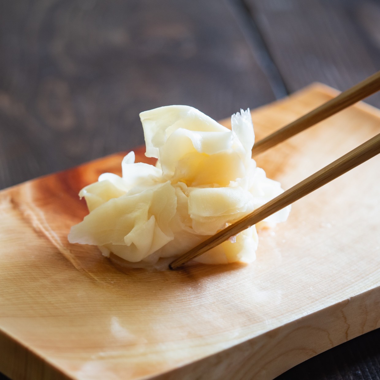  寿司についてくる「ガリ」そのまま食べていませんか？ご飯で巻いて食べる。意外と思いつかないレシピ 
