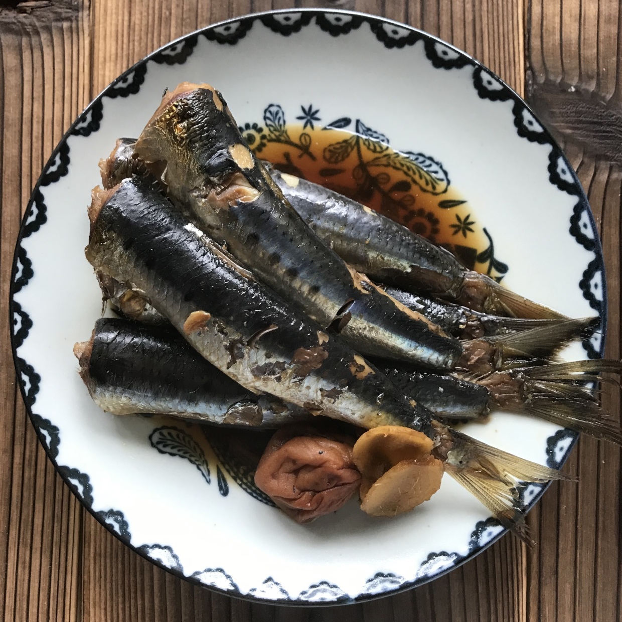  魚はもう鍋で煮ない！火加減気にせずほったらかし。賢い「いわしの煮つけ」のつくりかた。 