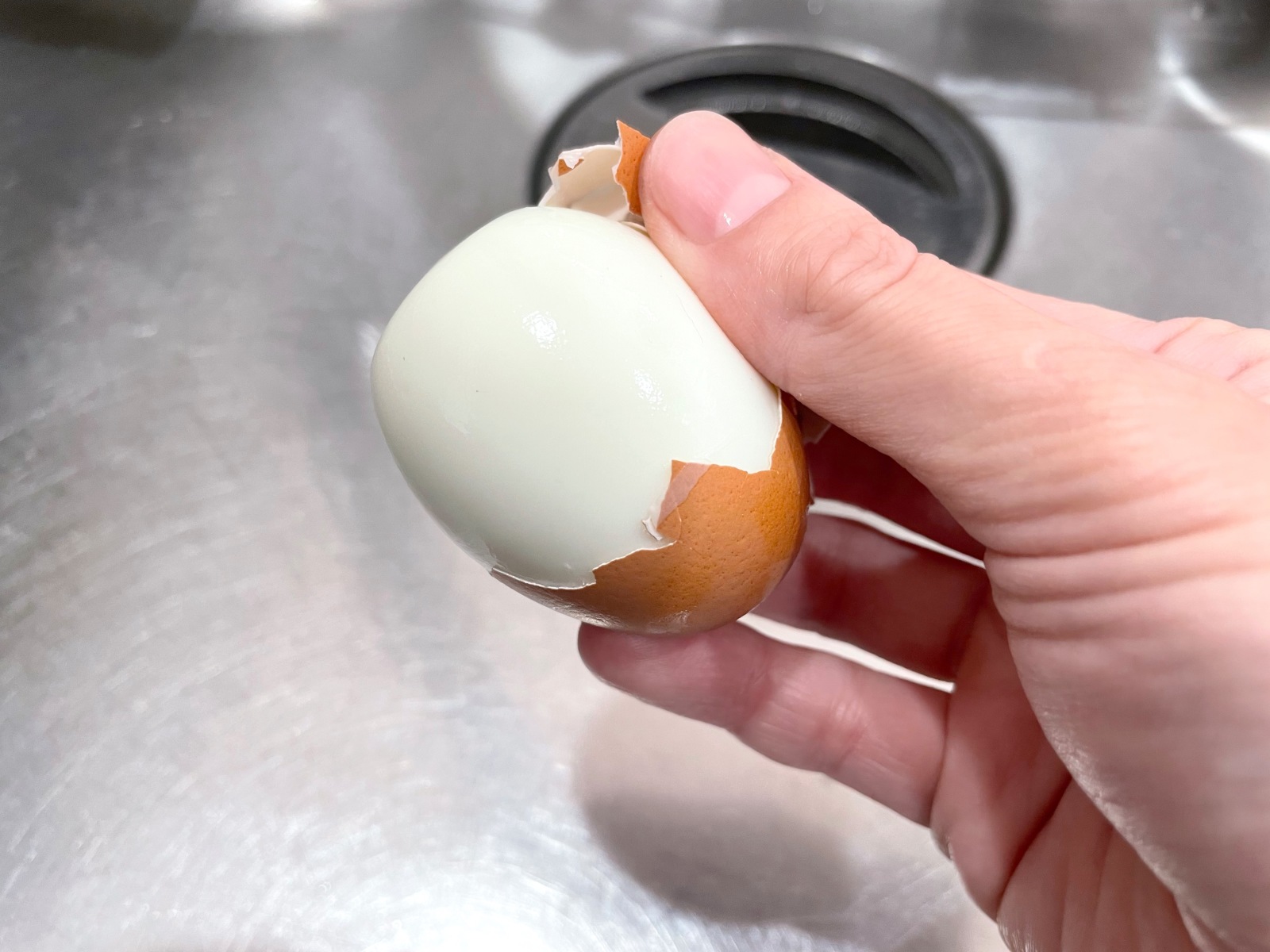 ゆで卵のカラがむきやすく！